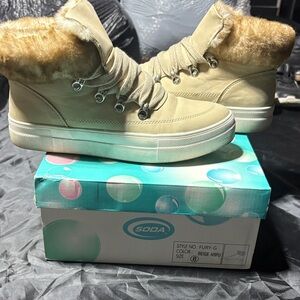 Soda Women's Beige Fur-Lined Sneakers